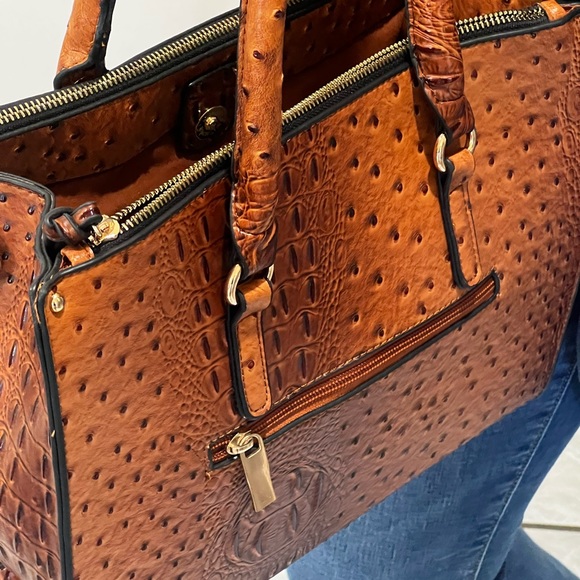 Medium size brown purse - Picture 3 of 6